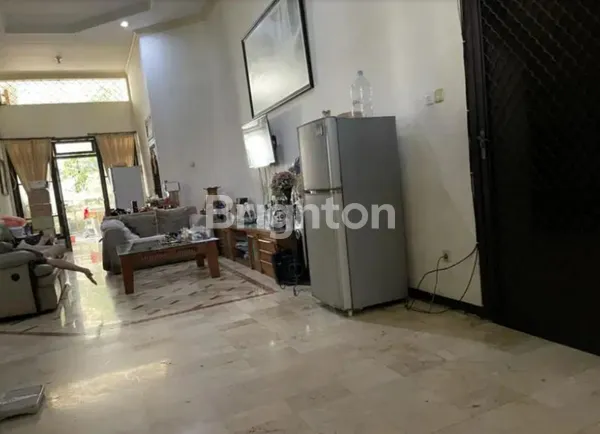 image RUMAH 2 LANTAI TERAWAT & SIAP HUNI, SIMPANG DARMO PERMAI UTARA-SURABAYA (1)
