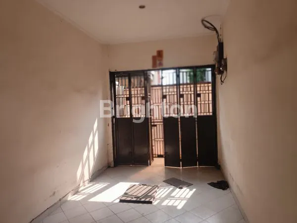 image RUMAH 2 LANTAI GANDENG SEMI FURNISH SHM DI VILLA TAMAN BANDARA DADAP (8)