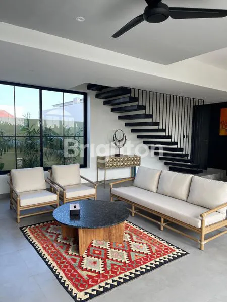 image VILLA EKSLUSIF BALI 240M² FULLY FURNISHED DI SEMINYAK, 28 TAHUN (2)