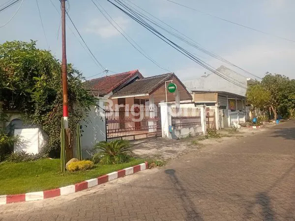 image RUMAH POJOK NAN LUAS DI SAWOJAJAR MALANG (3)