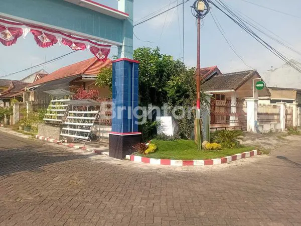 image RUMAH POJOK NAN LUAS DI SAWOJAJAR MALANG (4)