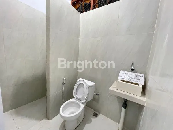 image RUMAH 3KT HALAMAN DAN PARKIRAN LUAS DI RENON (2)