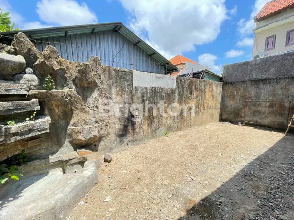 image RUMAH 3KT HALAMAN DAN PARKIRAN LUAS DI RENON (7)