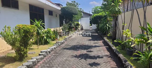 image RUMAH 1 LANTAI DI RAYA PETEMON BARAT (4)