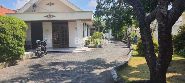 image RUMAH 1 LANTAI DI RAYA PETEMON BARAT (2)