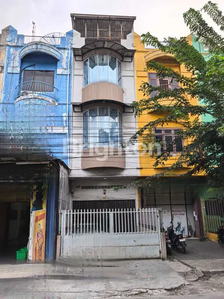 image RUKO EKSKLUSIF 3 LANTAI FULLY FURNISHED DI SEKIP MAS MEDAN (1)