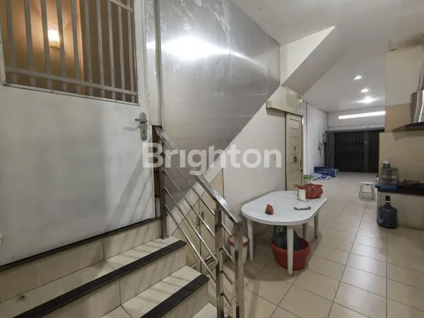 image RUKO EKSKLUSIF 3 LANTAI FULLY FURNISHED DI SEKIP MAS MEDAN (3)