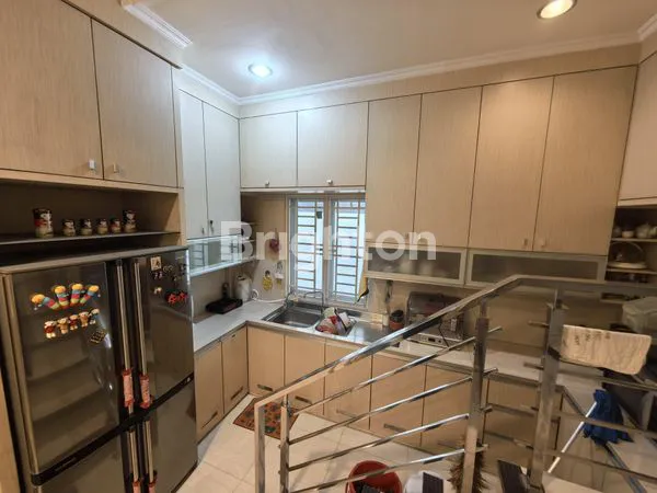 image RUKO EKSKLUSIF 3 LANTAI FULLY FURNISHED DI SEKIP MAS MEDAN (5)