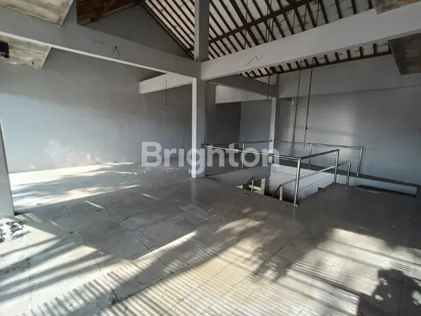 image RUKO 2 LANTAI SEMINYAK (4)