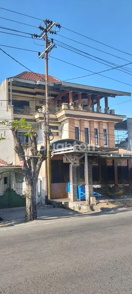 image RUMAH MAKAN ATAU RESTO 3 LT EX DEPOT MIE 55 SIAP PAKAI DI BRIGJEN KATAMSO DEKAT TERMINAL  PURABAYA DAN STASIUN WARU (3)