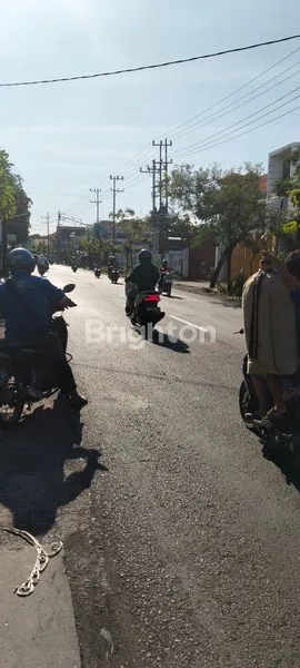image RUMAH MAKAN ATAU RESTO 3 LT EX DEPOT MIE 55 SIAP PAKAI DI BRIGJEN KATAMSO DEKAT TERMINAL  PURABAYA DAN STASIUN WARU (4)