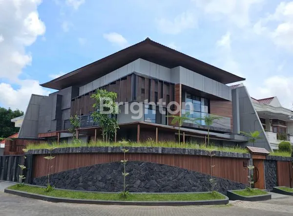 image RUMAH MEWAH MINIMALIS DI SURABAYA TIMUR (1)