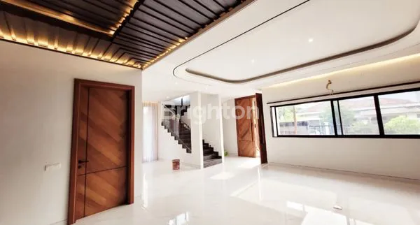 image RUMAH MEWAH MINIMALIS DI SURABAYA TIMUR (3)