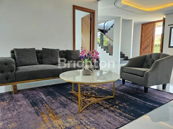 image RUMAH MEWAH MINIMALIS DI SURABAYA TIMUR (5)