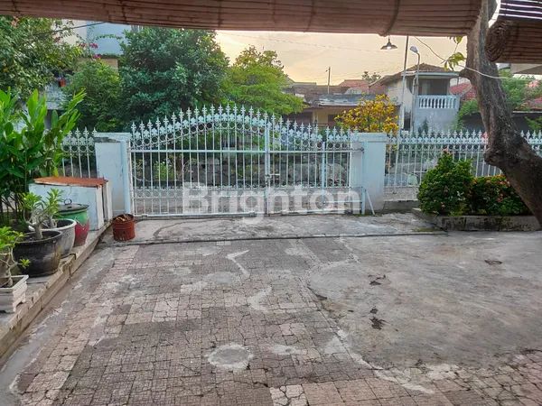 image RUMAH COCOK UNTUK KOST TENGAH KOTA STRATEGIS DEKAT DENGAN UNAIR DAN RS SOETOMO SURABAYA (3)