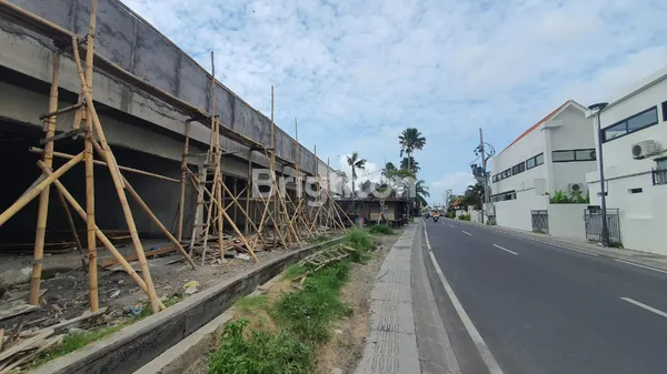 image TOKO 1 LANTAI DI JL. RAYA KAYU TULANG CANGGU, HANYA 8 MENIT KE PANTAI BATU BOLONG (READY JAN 2026) (4)