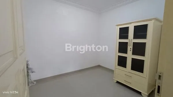 image RUMAH 1 1/2 LANTAI PORIS UNDER 1 MILYAR SIAP HUNI (6)