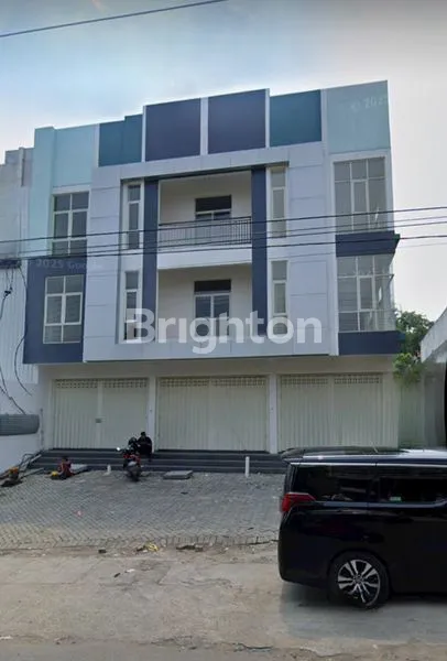 image TEMPAT USAHA 3 LANTAI STRATEGIS BARU GRESS NEW DI NOL JALAN RAYA SBY BARAT AREA KOMERSIAL DEKAT CITRALAND PAKUWON INDAH SAMBIKEREP (1)