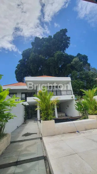 image VILLA BARU DEKAT PANTAI SINDHU DI JL. BATURSARI, SANUR - BALI (1)