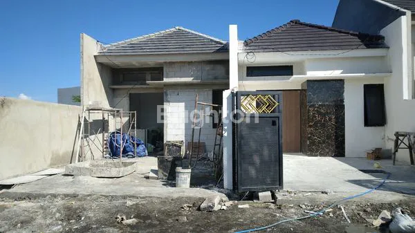 image RUMAH CANTIK 3KT+2KM DI GUNUNG ANYAR, DEKAT OERR, SHM LENGKAP (3)