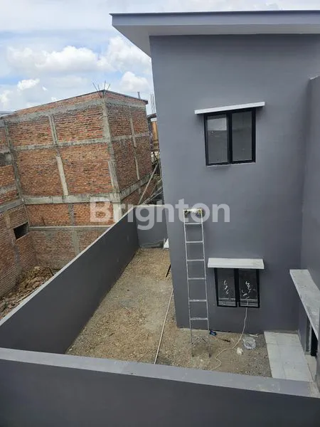 image RUMAH BARU CANTIK MINIMALIS 2 LANTAI DI GRAND CITY (4)