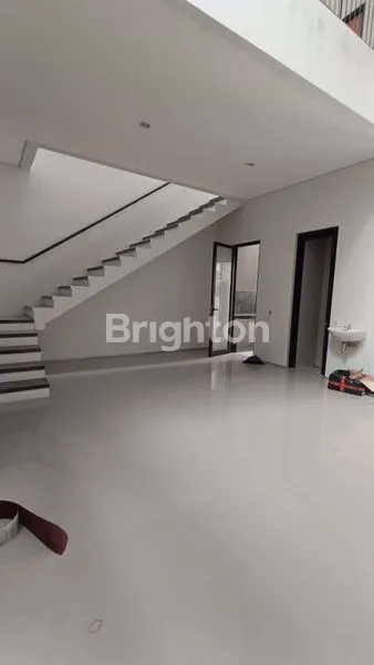 image RUMAH CIAMIK NEW 100% 1 LT SIAP HUNI MINIMALIS MODERN DI PANTAI MENTARI (2)