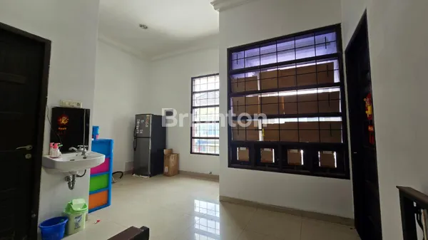 image RUMAH SIAP HUNI FULL FURNISHED SANDIEGO PAKUWON CITY SURABAYA (5)