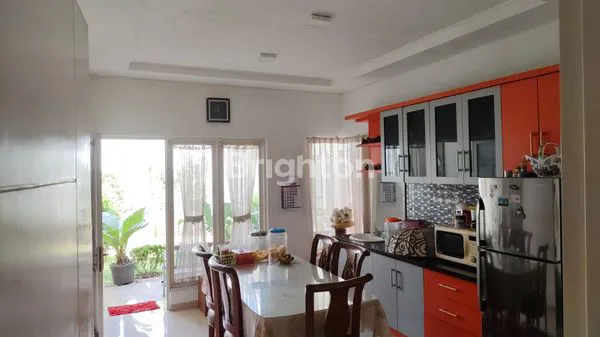 image RUMAH MEWAH 2 LANTAI DI GRAHA TIRTA , TERAWAT & SIAP HUNI! (4)