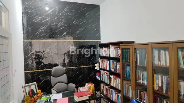 image RUMAH MEWAH 2 LANTAI DI GRAHA TIRTA , TERAWAT & SIAP HUNI! (6)