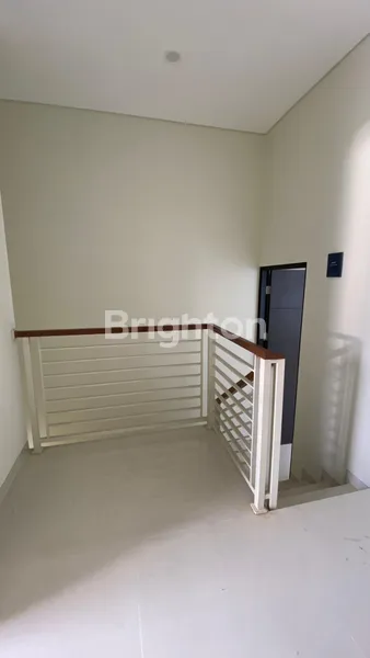 image RUMAH 2 LANTAI 3 KAMAR TIPE BARU PERUMAHAN DE CASABLANCA MALANG SEJUK ASRI ONE GATE SYSTEM (5)