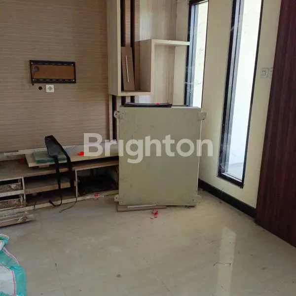 image DIJUAL RUMAH 2 LANTAI SIAP HUNI (5)