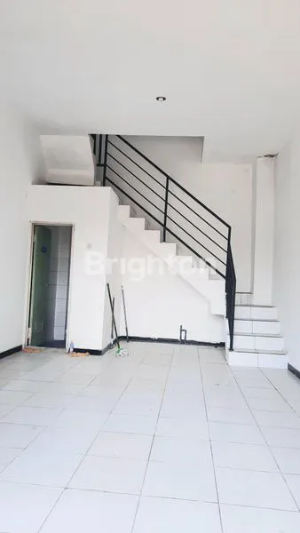 image DIJUAL RUKO 2 LANTAI ISTIMEWA. POSISI RUKO SUDAH TINGGI DARI JALAN RAYA SEHINGGA TIDAK BANJIR. SELANGKAH KE SMK FARMASI TLOGOSARI. 5 MENIT KE USM. 5 MENIT  KE VIRGIN CAKE TLOGOSARI. 5 MENIT KE PUSAT PERDAGANGAN & KULINER TLOGOSARI. (2)