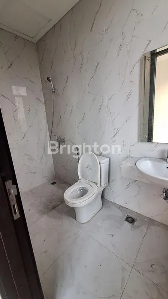 image RUMAH MODERN 2 LANTAI 5 AC DI LAVON SWAN CITY (6)