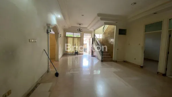 image RUMAH 2 LANTAI STRATEGIS DI TAMAN GALAXY, 5KT, SEMI-FURNISHED (8)