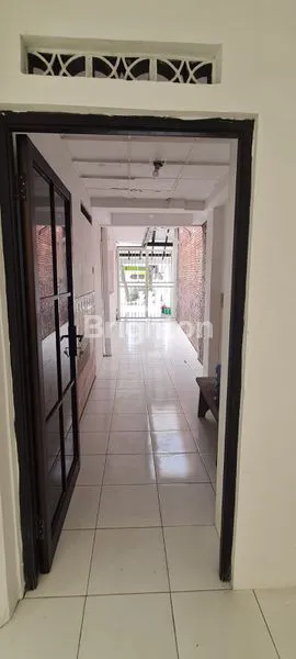 image RUMAH VINTAGE 2 LANTAI STRATEGIS DEKAT JL KAWI & IJEN, KLOJEN (3)