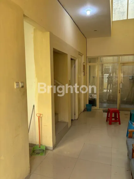 image RUMAH MINIMALIS PLOSO KENJERAN LEBAK SURABAYA ROW 2 MOBIL NEGO (3)