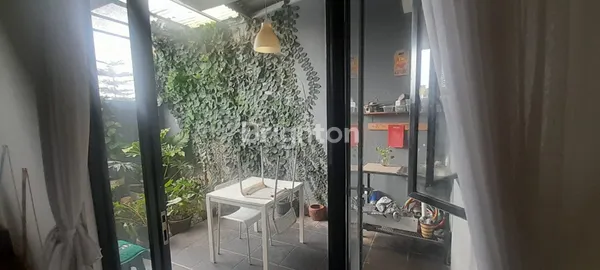 image RUMAH CANTIK DAN NYAMAN SIAP HUNI .DEKAT DANAU DI PETUKANGAN SELATAN  JAKARTA SELATAN  (8)