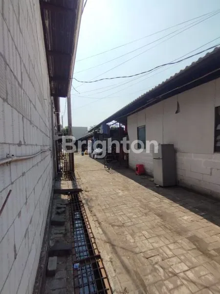 image GUDANG DENGAN LAHAN CUKUP LUAS BUAT PABRIK DAN GUDANG DI TAMBAKSAWAH (4)