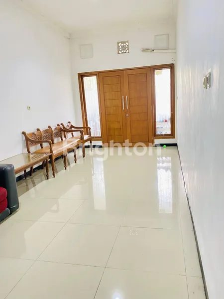 image RUMAH FULL RENOVASI WARU SIDOARJO ROW JALAN 6 METER (3)