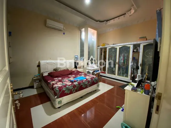 image RUMAH ESTETIK & STRATEGIS DI SURABAYA TIMUR (5)