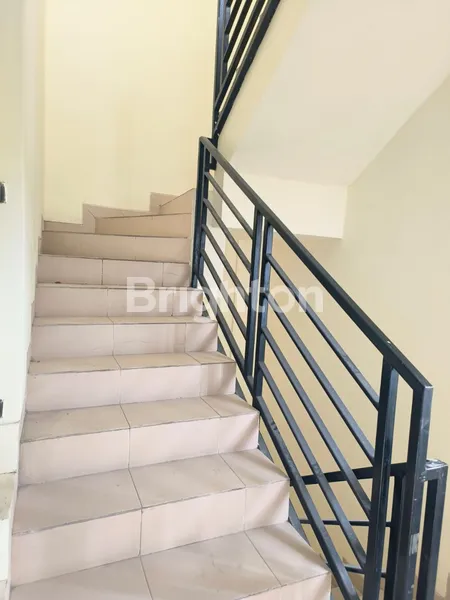 image RUKO 4 LANTAI LOKASI STRATEGIS DI PINGGIR JALAN TANJUNG DUREN, JAKARTA BARAT, SEMI FURNISHED (3)