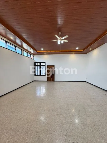 image SEWA KANTOR 2 LANTAI STRATEGIS DEKAT RS SANTA CLARA MADIUN (5)