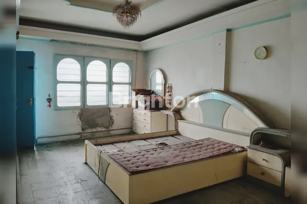 image RUKO 3 TINGKAT PUSAT KOTA JLN GATOT SUBROTO (2)