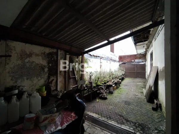 image DIJUAL RUMAH STRATEGIS JALAN ERLANGGA BARAT DEKAT SIMPANG LIMA SEMARANG (5)