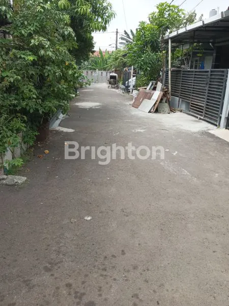 image HUNIAN STRATEGIS 150M² DI PAMULANG BARAT, 4KT 3KM, ROW 2 MOBIL (8)