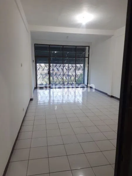 image RUKO 4 LANTAI EYE-CATCHING DI NOL JALAN RAYA KENJERAN, LOKASI PUSAT BISNIS STRATEGIS (4)