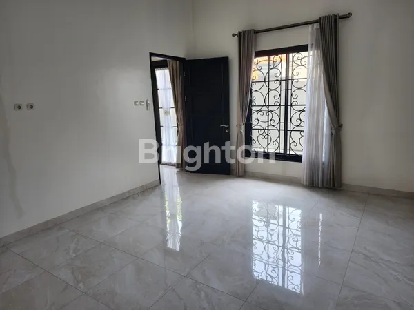 image RUMAH MEWAH AMERICAN CLASSIC KOMPLEK DKI JOGLO JAKARTA (4)