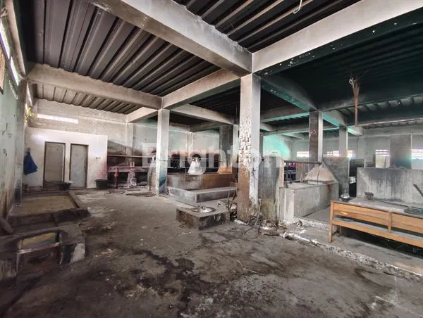 image GUDANG DIJUAL CEPAT  COCOK UNTUK DISTRIBUSI DAN PENYIMPANAN BARANG (4)