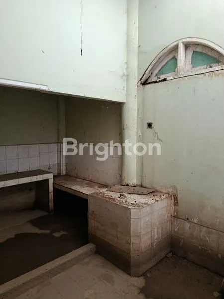 image RUMAH MEWAH 3 LANTAI STRATEGIS DI JL. A YANI SAMARINDA (5)