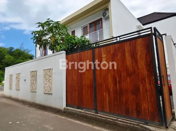 image RUMAH MEWAH 2 LANTAI + POOL DI JANTUNG JIMBARAN BALI (1)